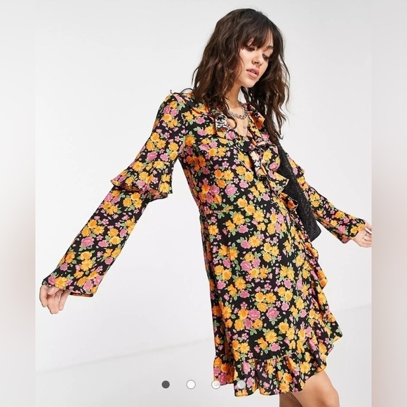 Topshop Dresses & Skirts - NWT Topshop Rose Ruffle Wrap Mini Dress Size 10